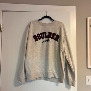 Boulder Graphic Crewneck Sweatshirt - Light Gray with Maroon Print